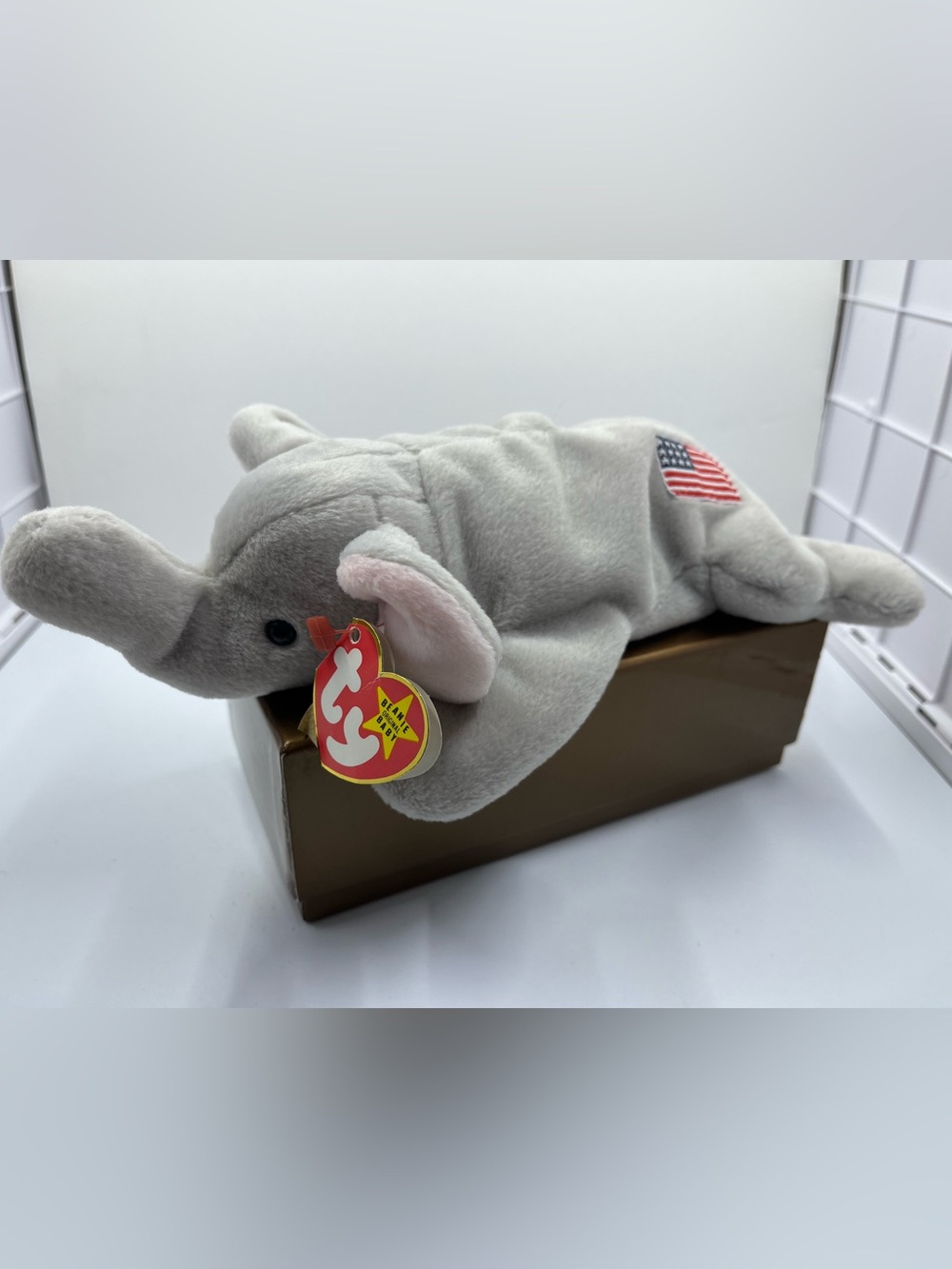 Vintage 1995 “Righty” Ty Beanie Baby with hang tag